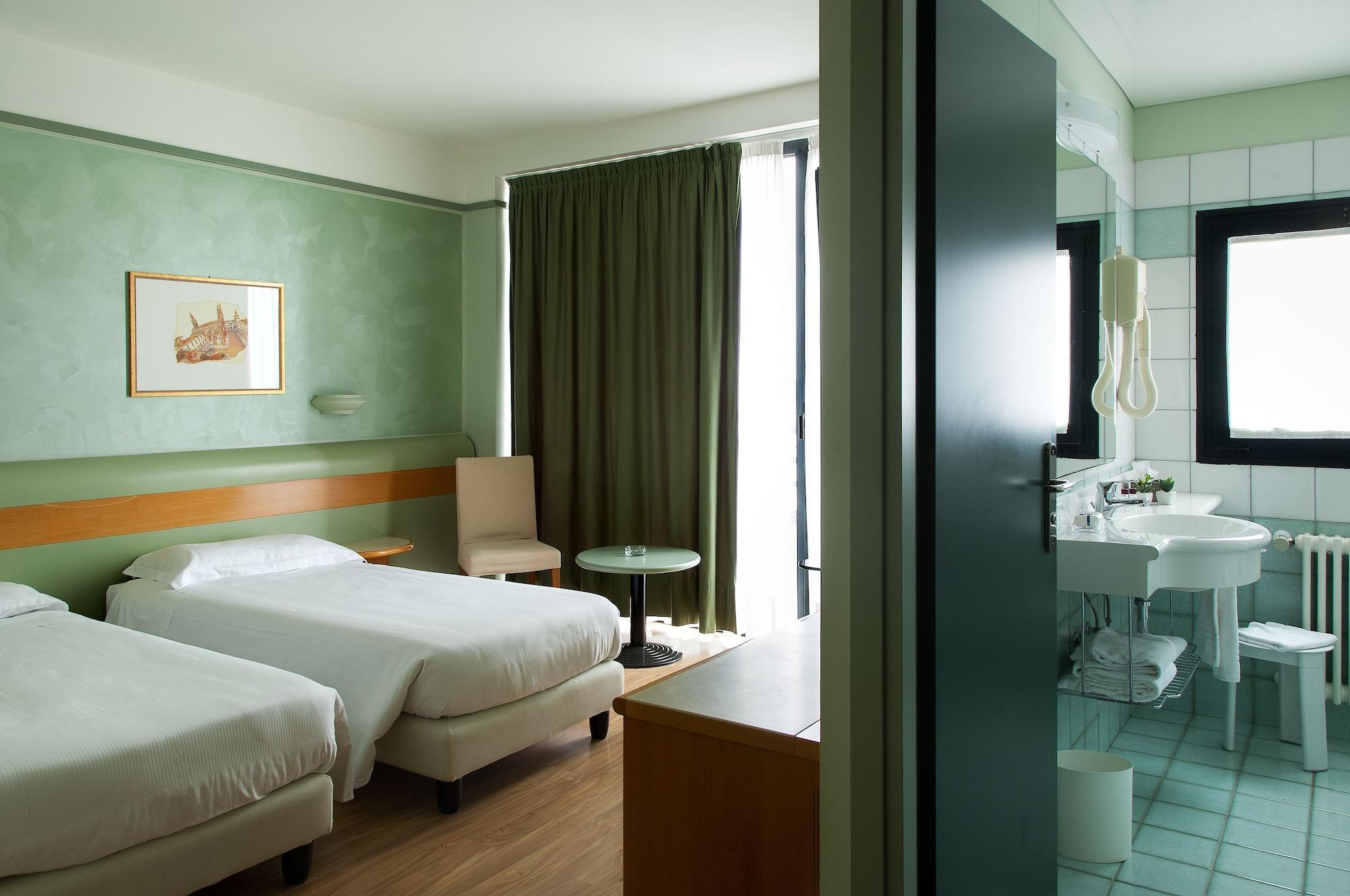 Best Western Hotel Leonardo Da Vinci Erba Exteriér fotografie