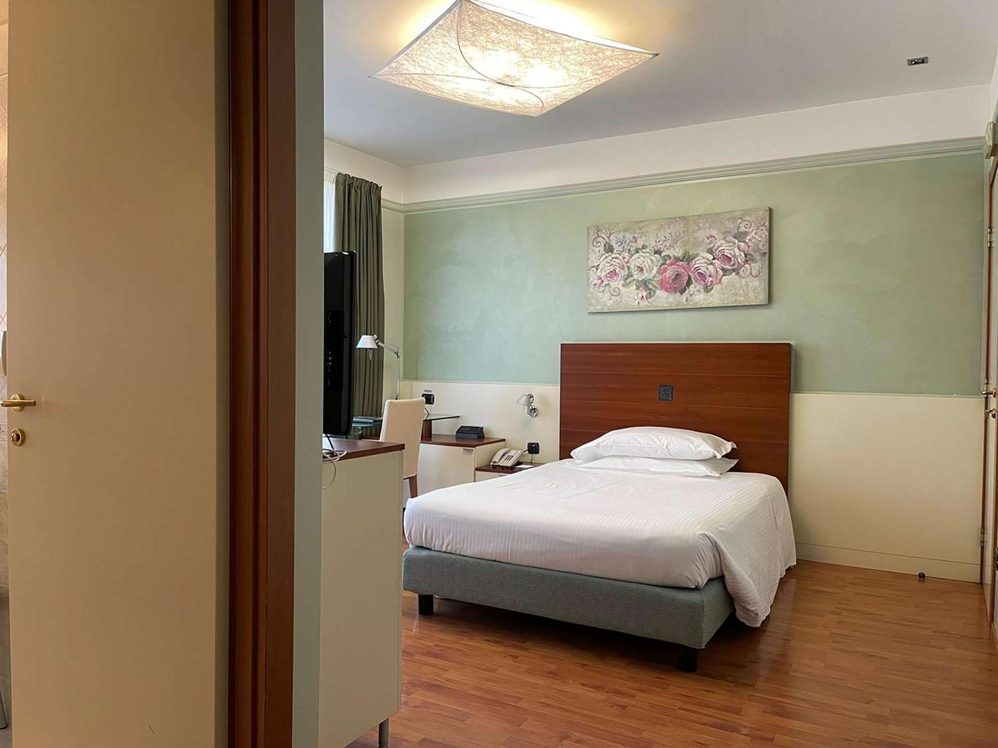 Best Western Hotel Leonardo Da Vinci Erba Exteriér fotografie
