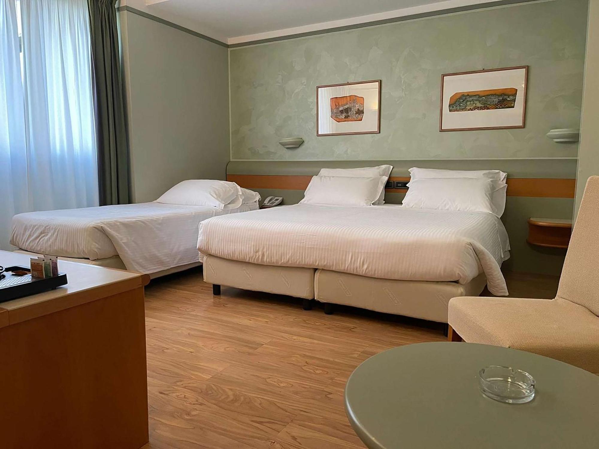 Best Western Hotel Leonardo Da Vinci Erba Exteriér fotografie